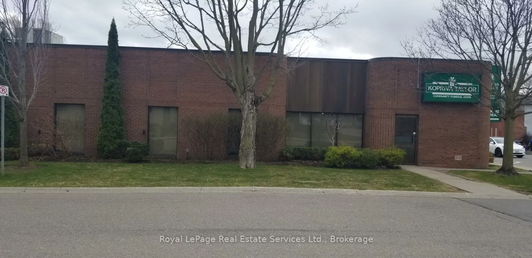 60, Lakeshore, 1002 - CO Central, Oakville