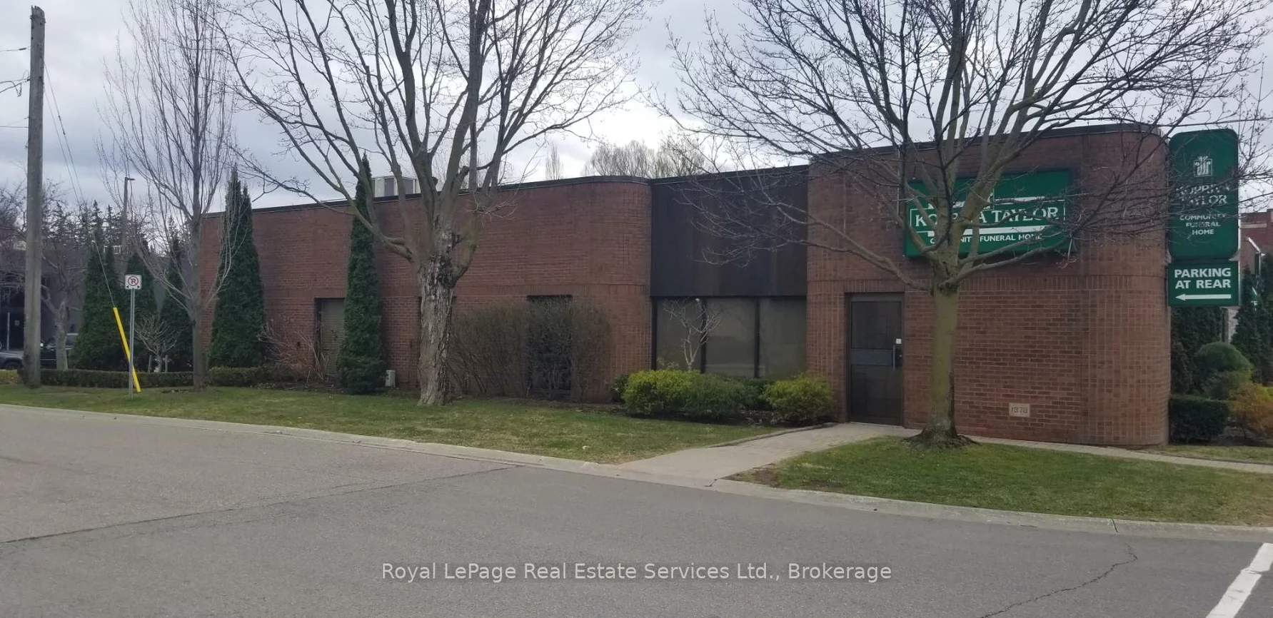 60, Lakeshore, 1002 - CO Central, Oakville