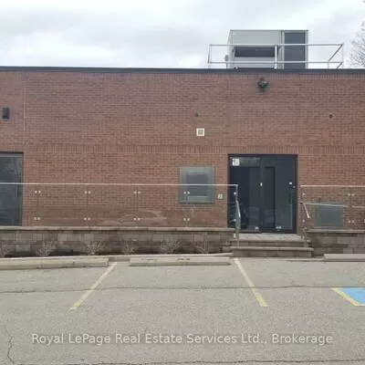 60, Lakeshore, 1002 - CO Central, Oakville