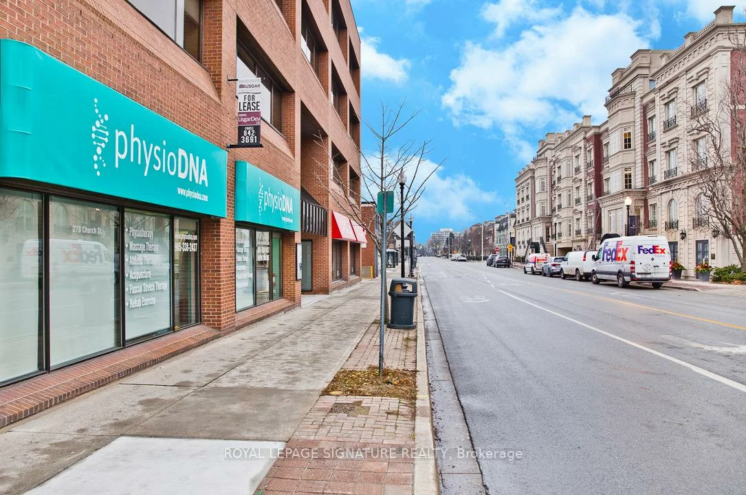 136, Trafalgar, 1013 - OO Old Oakville, Oakville