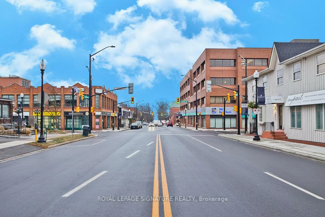 136, Trafalgar, 1013 - OO Old Oakville, Oakville