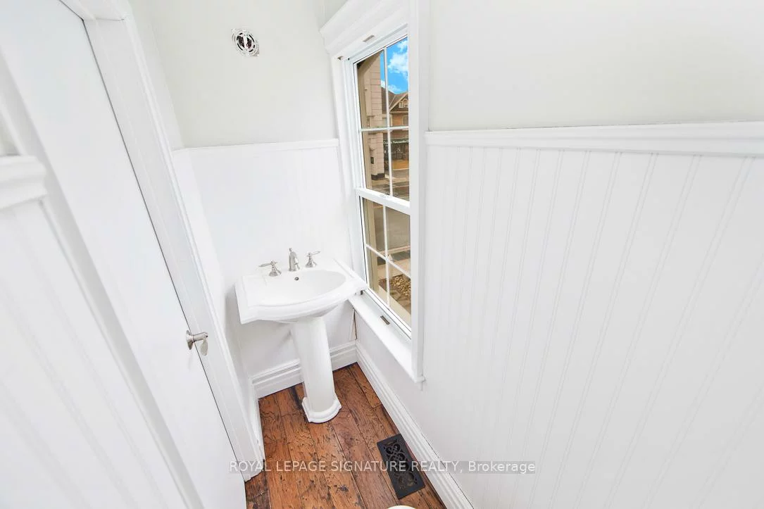 136, Trafalgar, 1013 - OO Old Oakville, Oakville