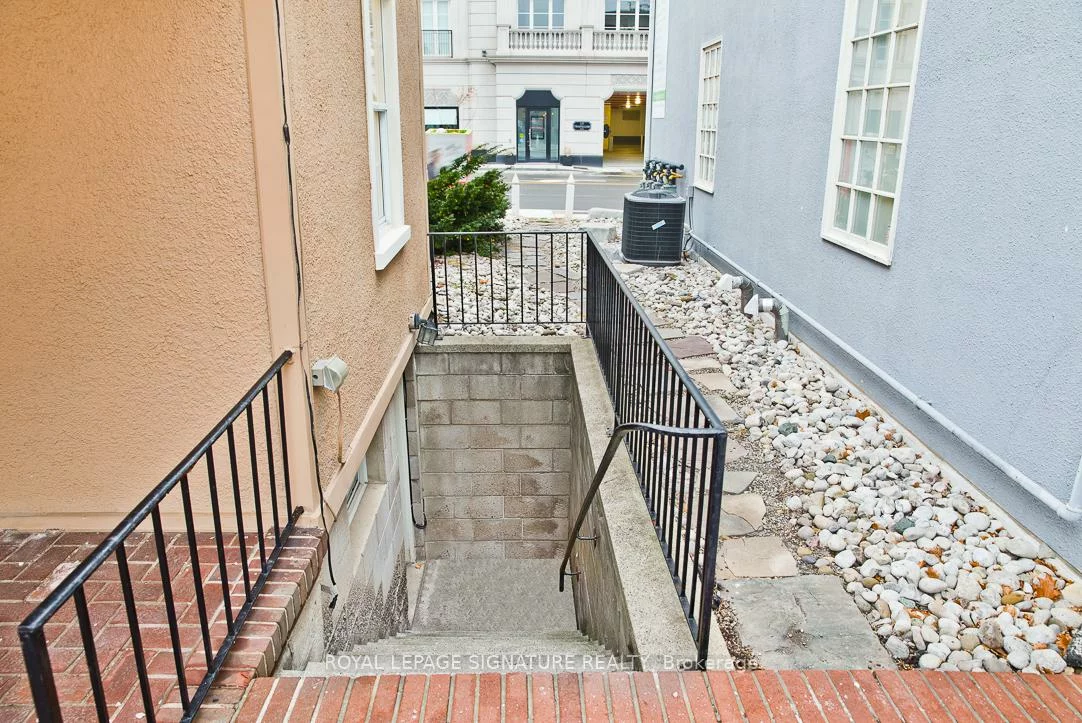 136, Trafalgar, 1013 - OO Old Oakville, Oakville