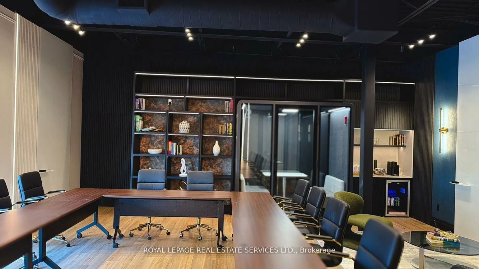 3475, Rebecca, 1014 - QE Queen Elizabeth, Oakville