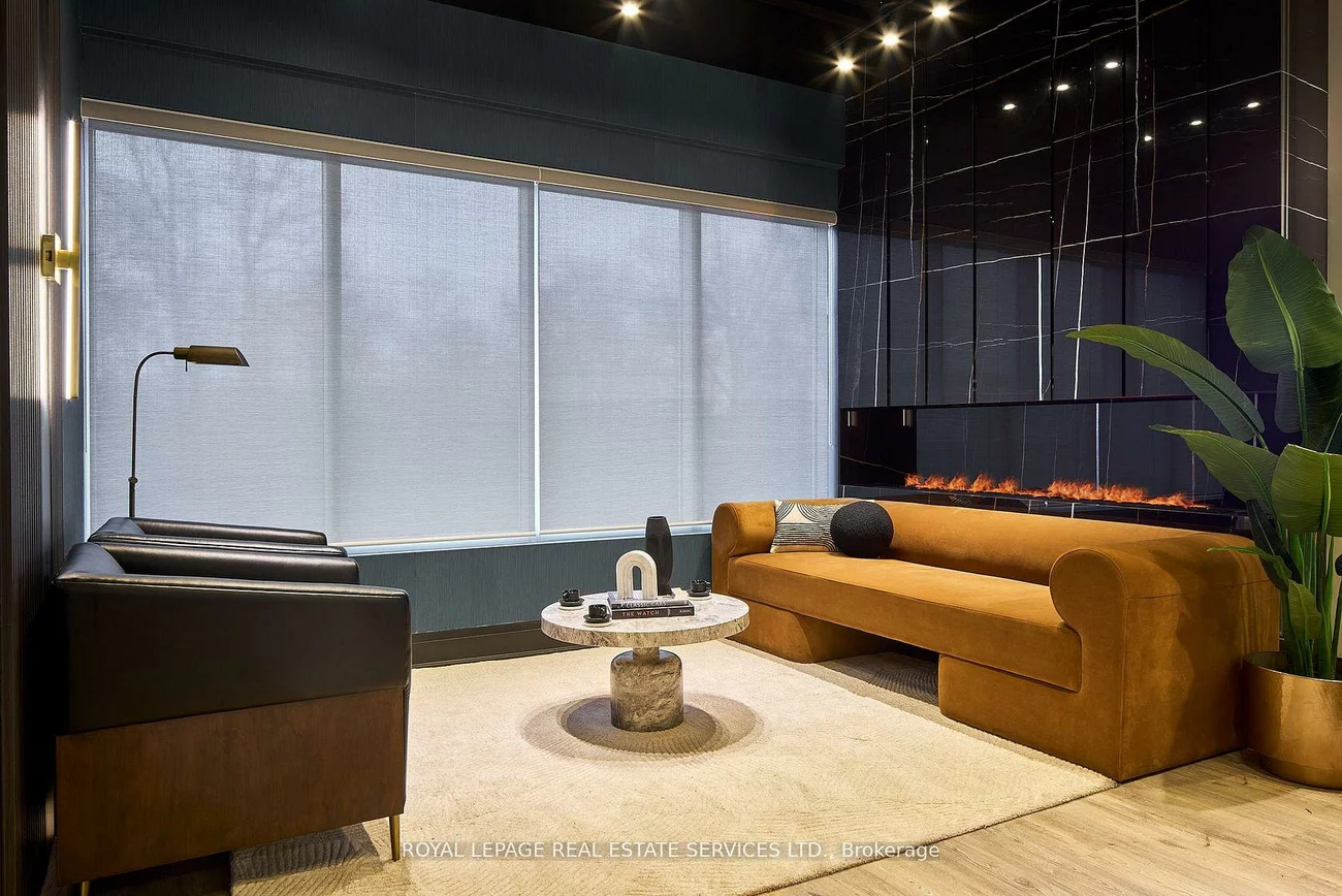 3475, Rebecca, 1014 - QE Queen Elizabeth, Oakville