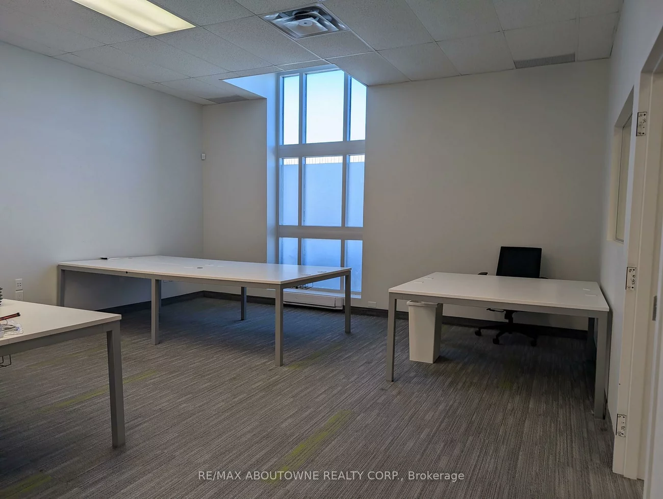 1273, North Service, 1014 - QE Queen Elizabeth, Oakville