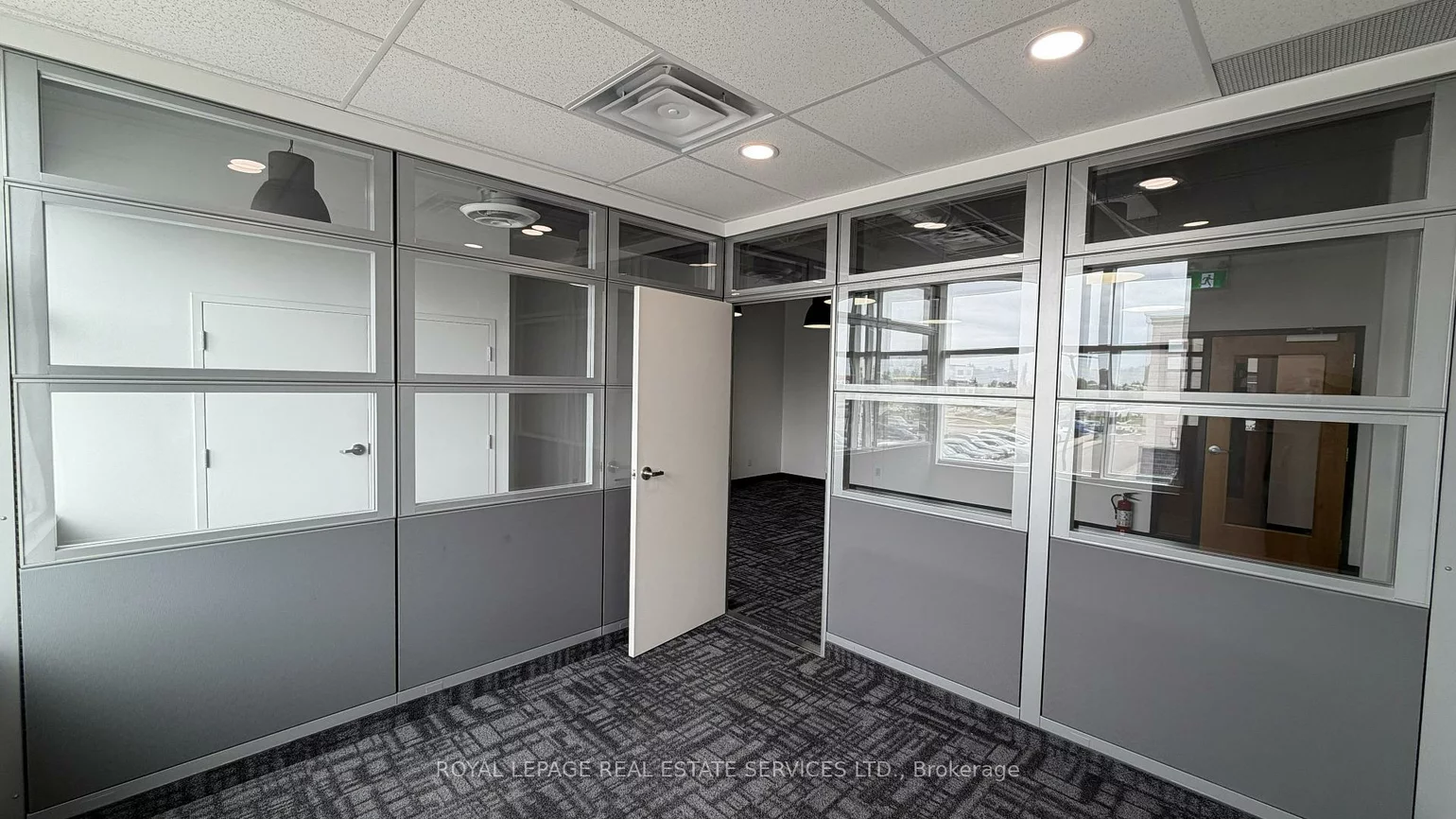 3465, Rebecca, 1014 - QE Queen Elizabeth, Oakville