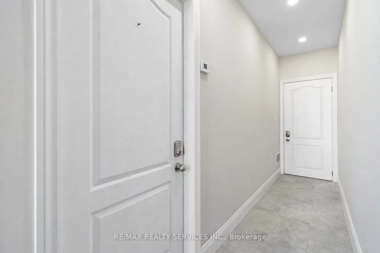 2479, Beryl, 1014 - QE Queen Elizabeth, Oakville