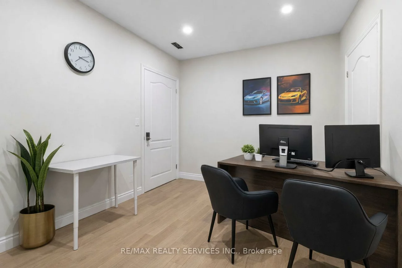 2479, Beryl, 1014 - QE Queen Elizabeth, Oakville