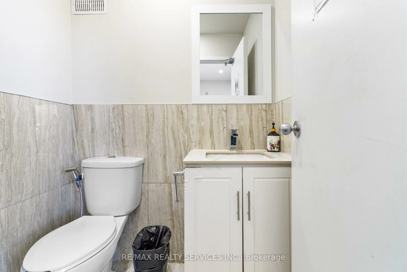 2479, Beryl, 1014 - QE Queen Elizabeth, Oakville