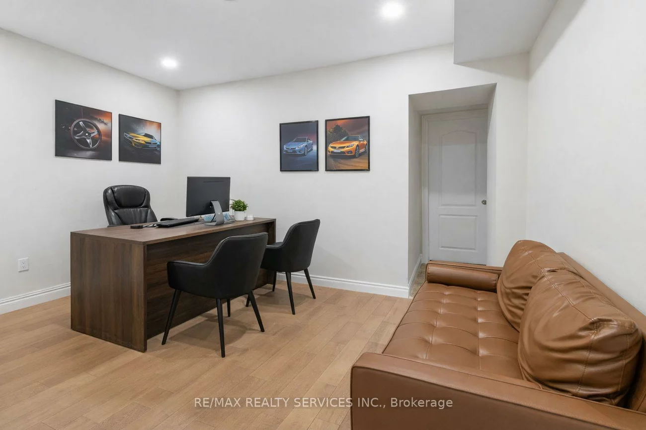 2479, Beryl, 1014 - QE Queen Elizabeth, Oakville