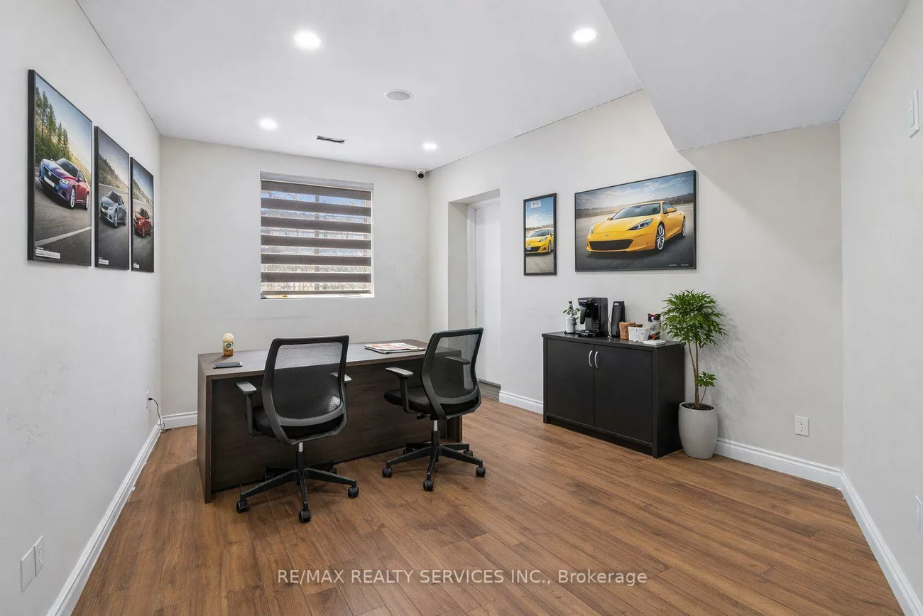 2479, Beryl, 1014 - QE Queen Elizabeth, Oakville