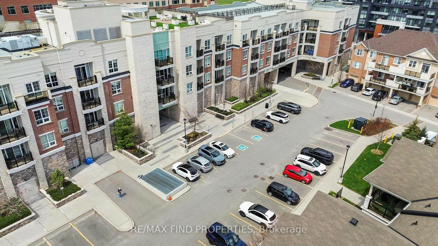 216, Oak Park, 1015 - RO River Oaks, Oakville