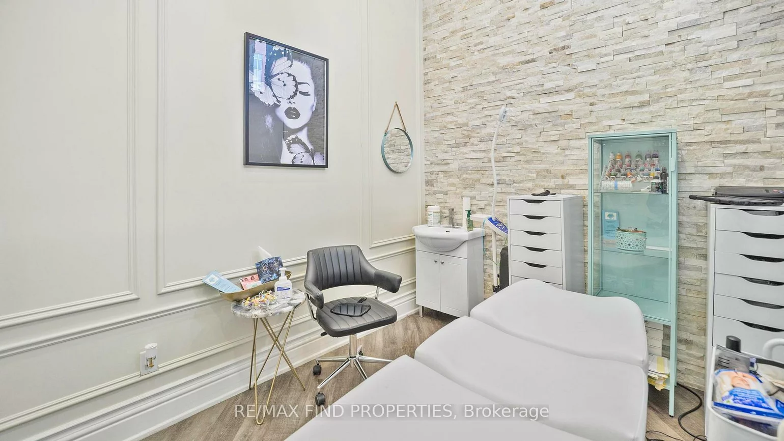 216, Oak Park, 1015 - RO River Oaks, Oakville