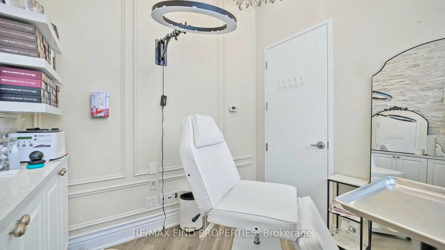 216, Oak Park, 1015 - RO River Oaks, Oakville