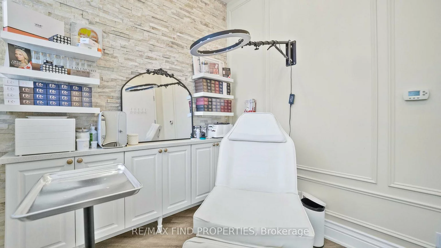 216, Oak Park, 1015 - RO River Oaks, Oakville