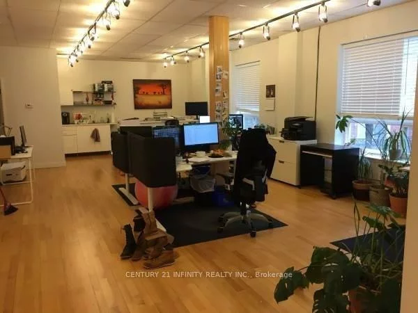 323, Kerr, 1002 - CO Central, Oakville