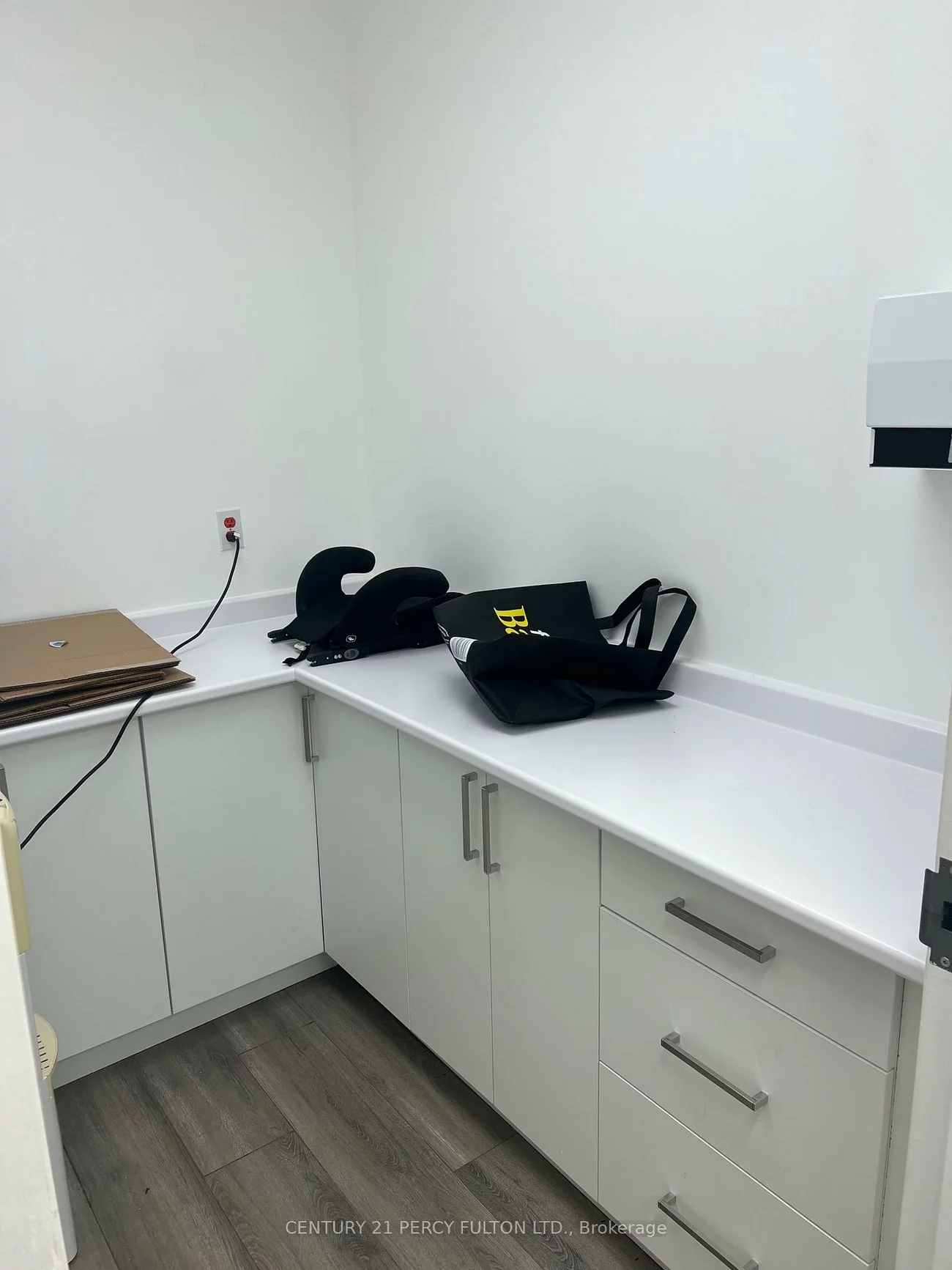 46, Lakeshore, 1002 - CO Central, Oakville