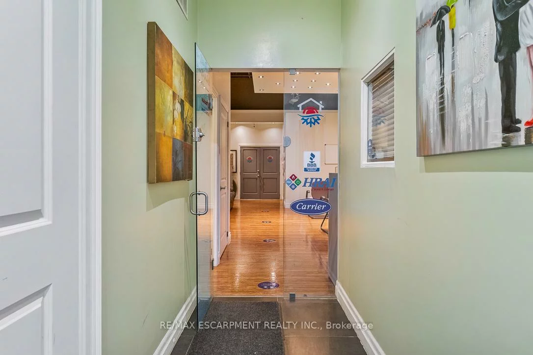 2400, Wyecroft, 1014 - QE Queen Elizabeth, Oakville