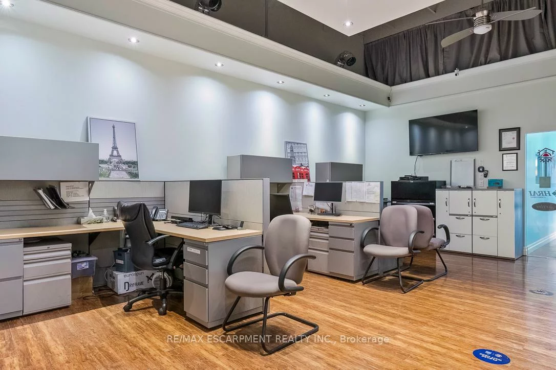 2400, Wyecroft, 1014 - QE Queen Elizabeth, Oakville