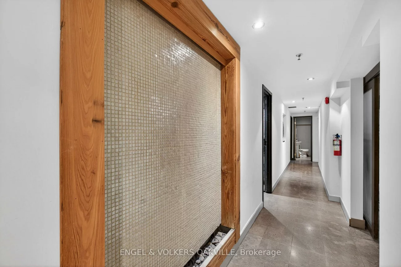 145, Lakeshore, 1013 - OO Old Oakville, Oakville