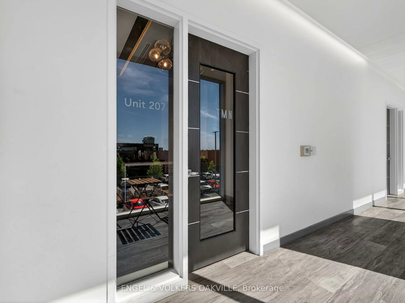 418, Iroquois Shore, 1014 - QE Queen Elizabeth, Oakville