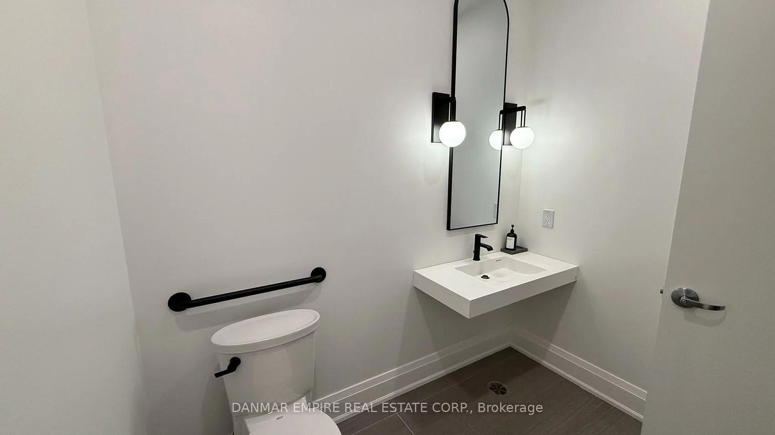 2380, Bristol, 1021 - WP Winston Park, Oakville
