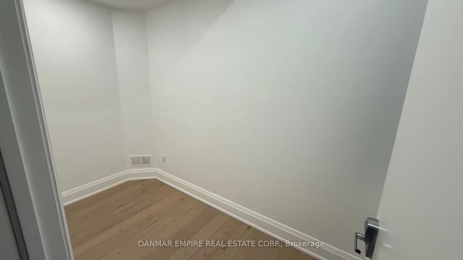 2380, Bristol, 1021 - WP Winston Park, Oakville