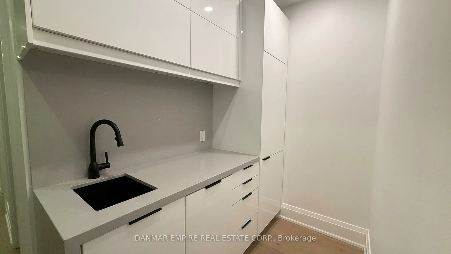 2380, Bristol, 1021 - WP Winston Park, Oakville