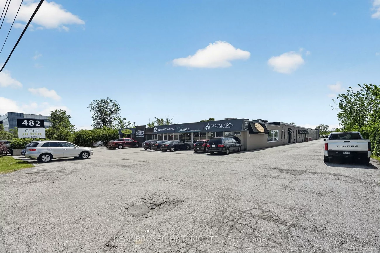 482, S Service, 1014 - QE Queen Elizabeth, Oakville