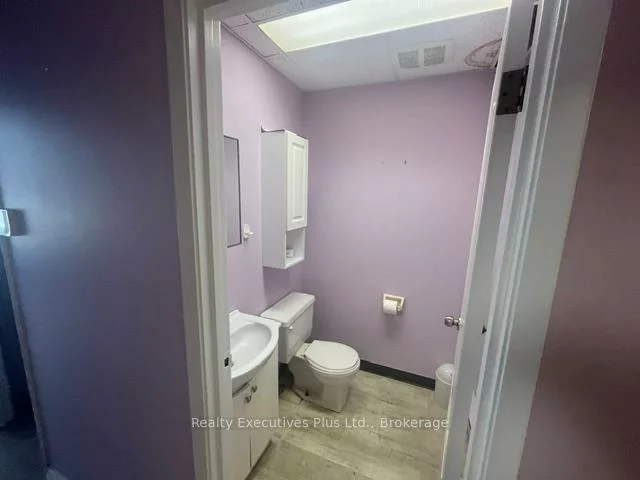 1428, Speers, 1014 - QE Queen Elizabeth, Oakville