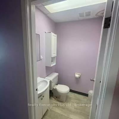 1428, Speers, 1014 - QE Queen Elizabeth, Oakville