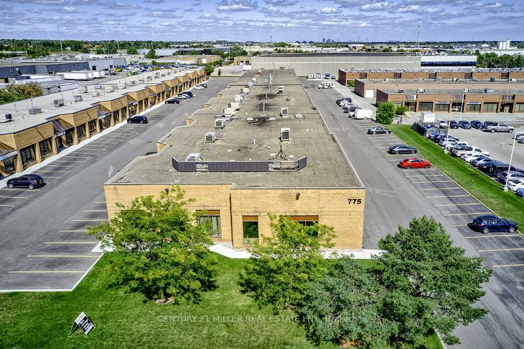 775, Pacific, 1014 - QE Queen Elizabeth, Oakville