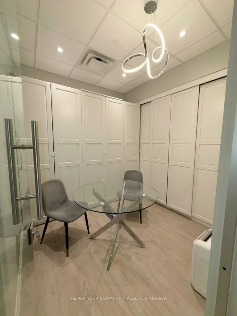 3465, Rebecca, 1014 - QE Queen Elizabeth, Oakville