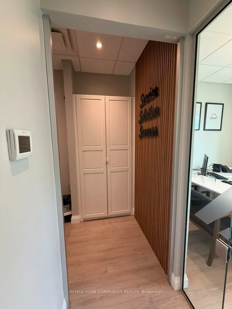 3465, Rebecca, 1014 - QE Queen Elizabeth, Oakville