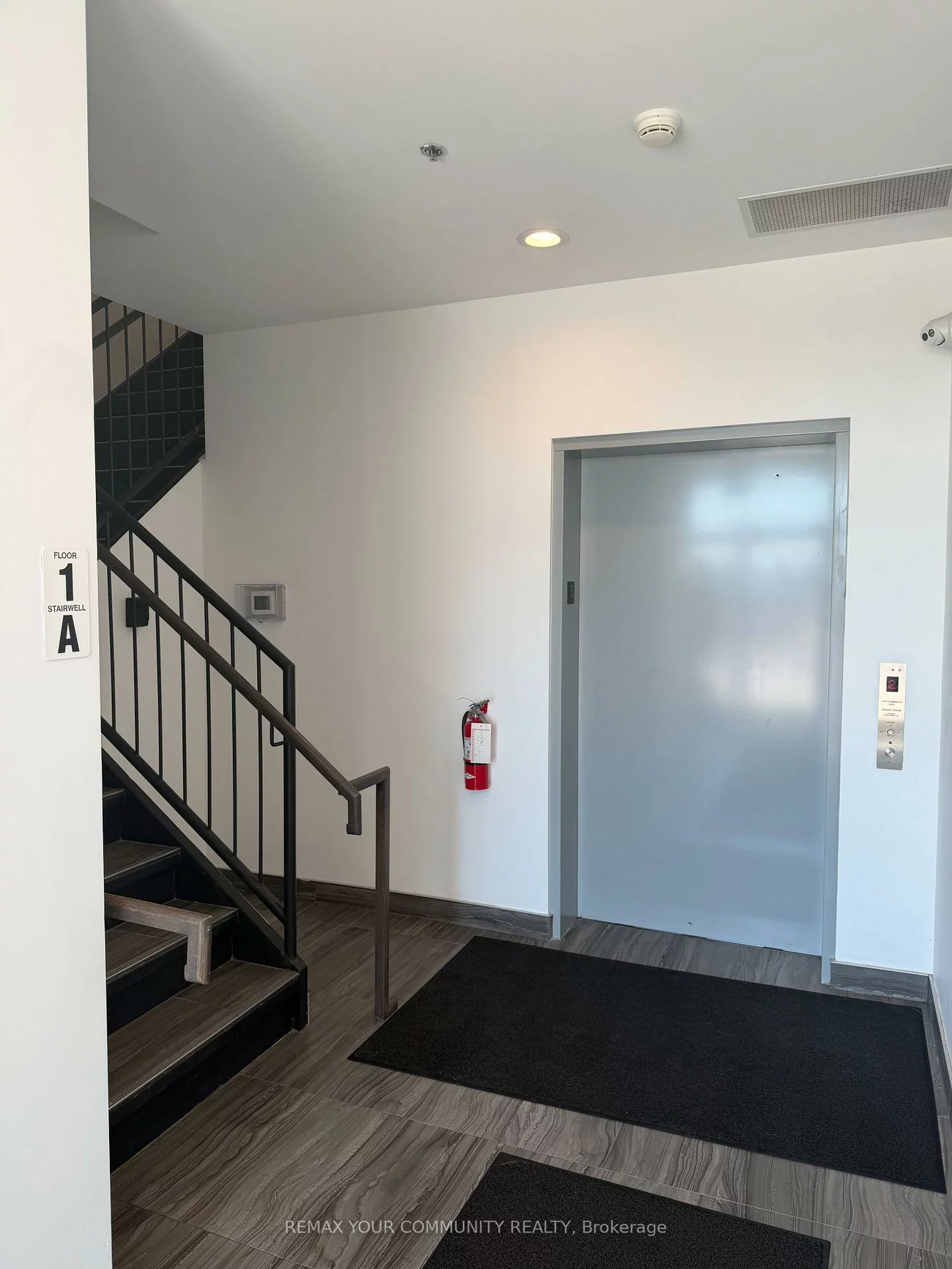 3465, Rebecca, 1014 - QE Queen Elizabeth, Oakville