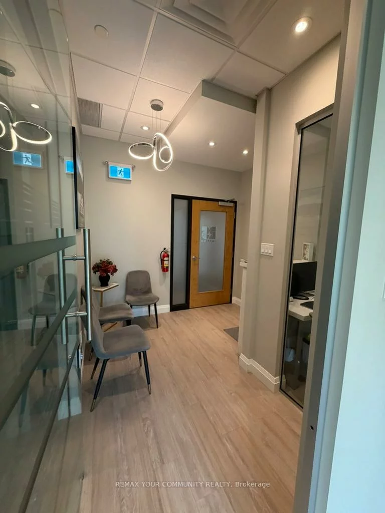 3465, Rebecca, 1014 - QE Queen Elizabeth, Oakville