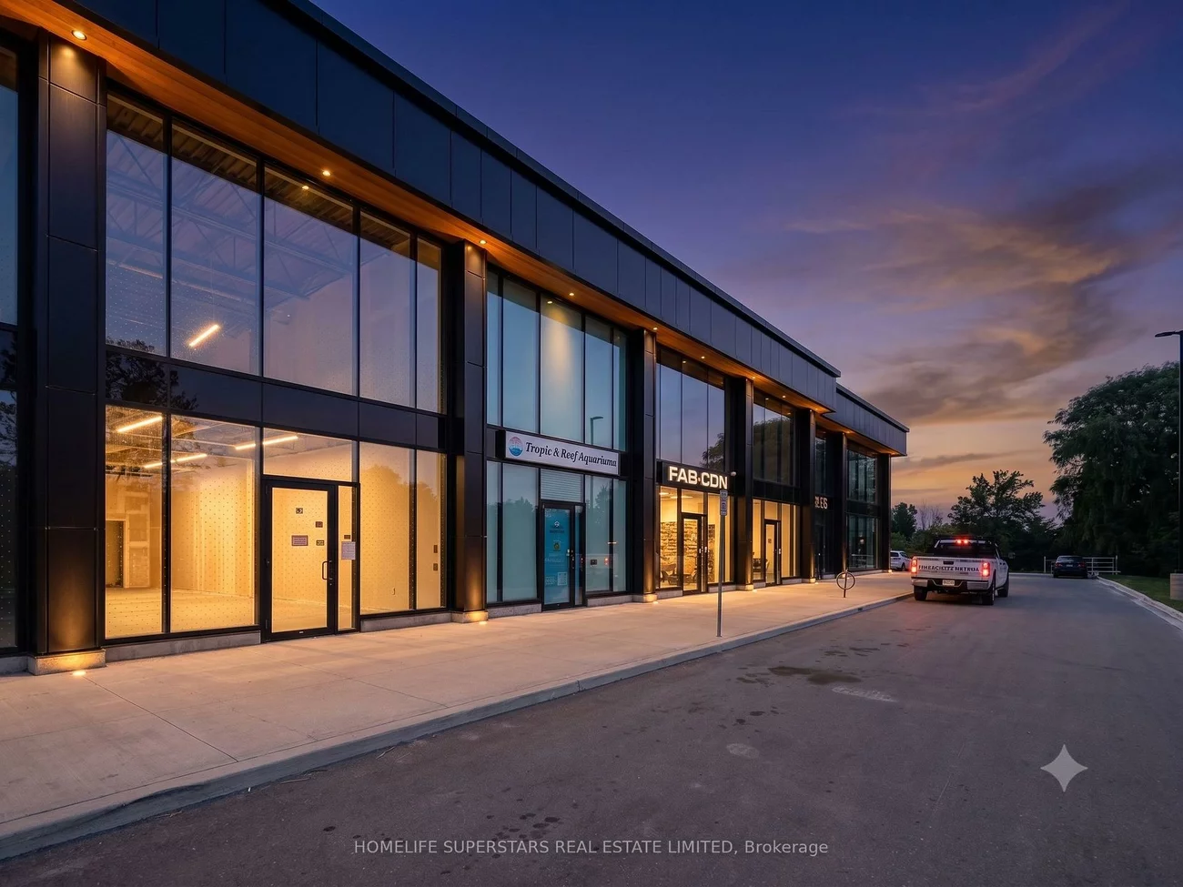 530, Speers, 1014 - QE Queen Elizabeth, Oakville