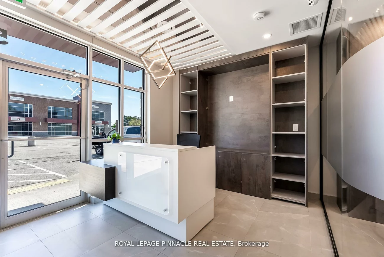 233, Speers, 1014 - QE Queen Elizabeth, Oakville