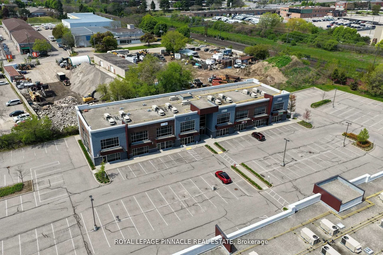 233, Speers, 1014 - QE Queen Elizabeth, Oakville