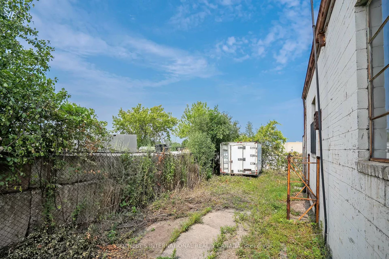 1505, Speers, 1017 - SW Southwest, Oakville