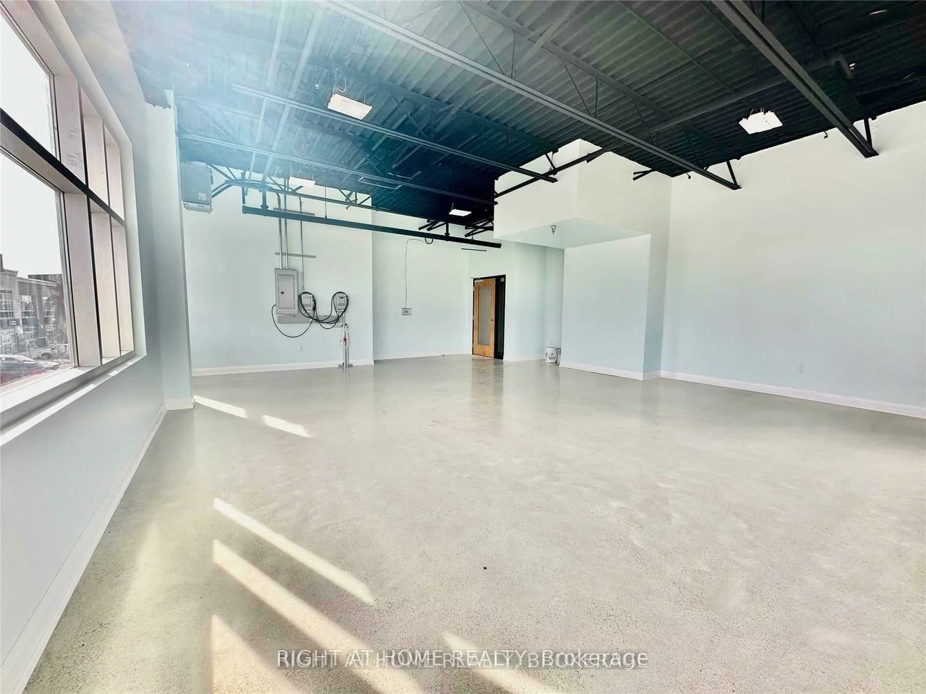 3485, Rebecca, 1014 - QE Queen Elizabeth, Oakville