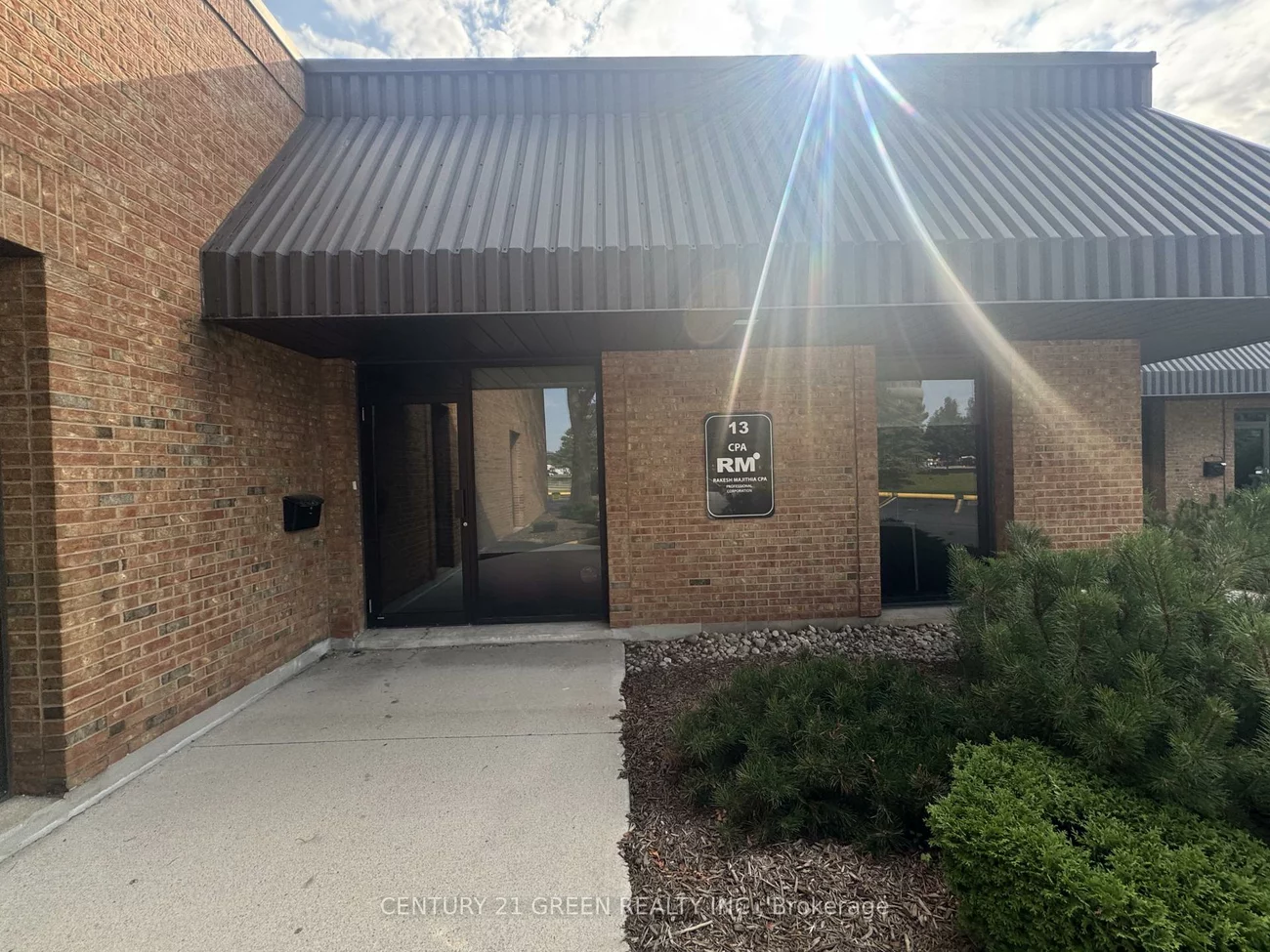 250, Wyecroft, 1014 - QE Queen Elizabeth, Oakville