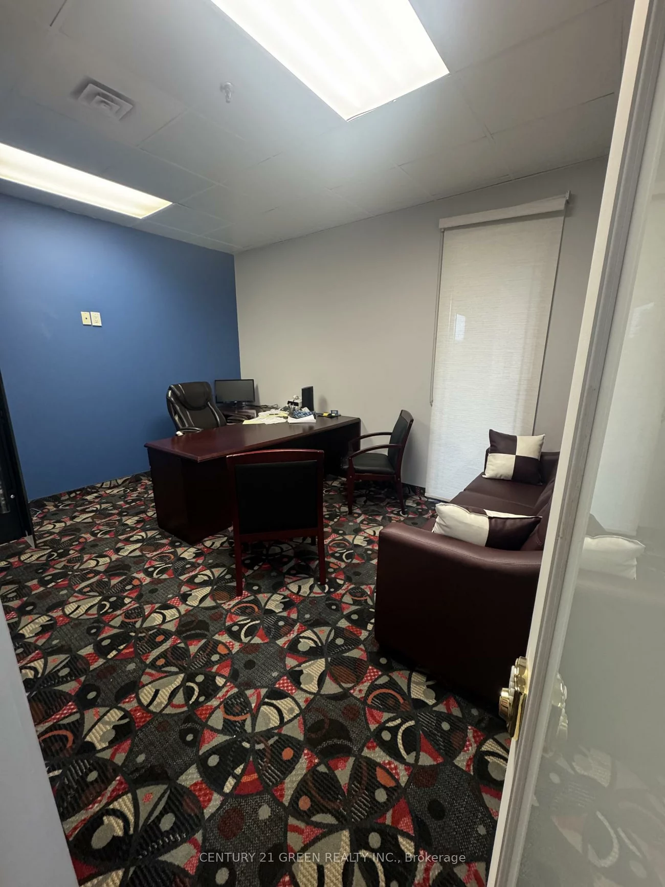 250, Wyecroft, 1014 - QE Queen Elizabeth, Oakville