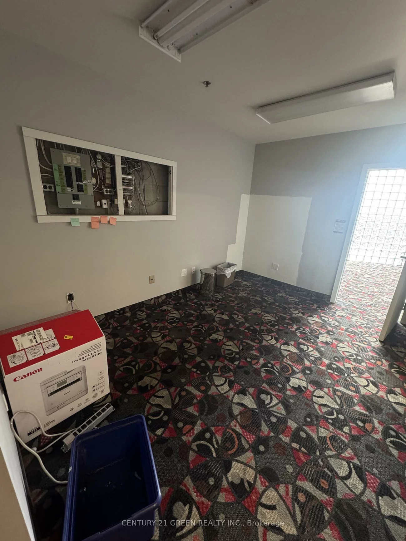 250, Wyecroft, 1014 - QE Queen Elizabeth, Oakville