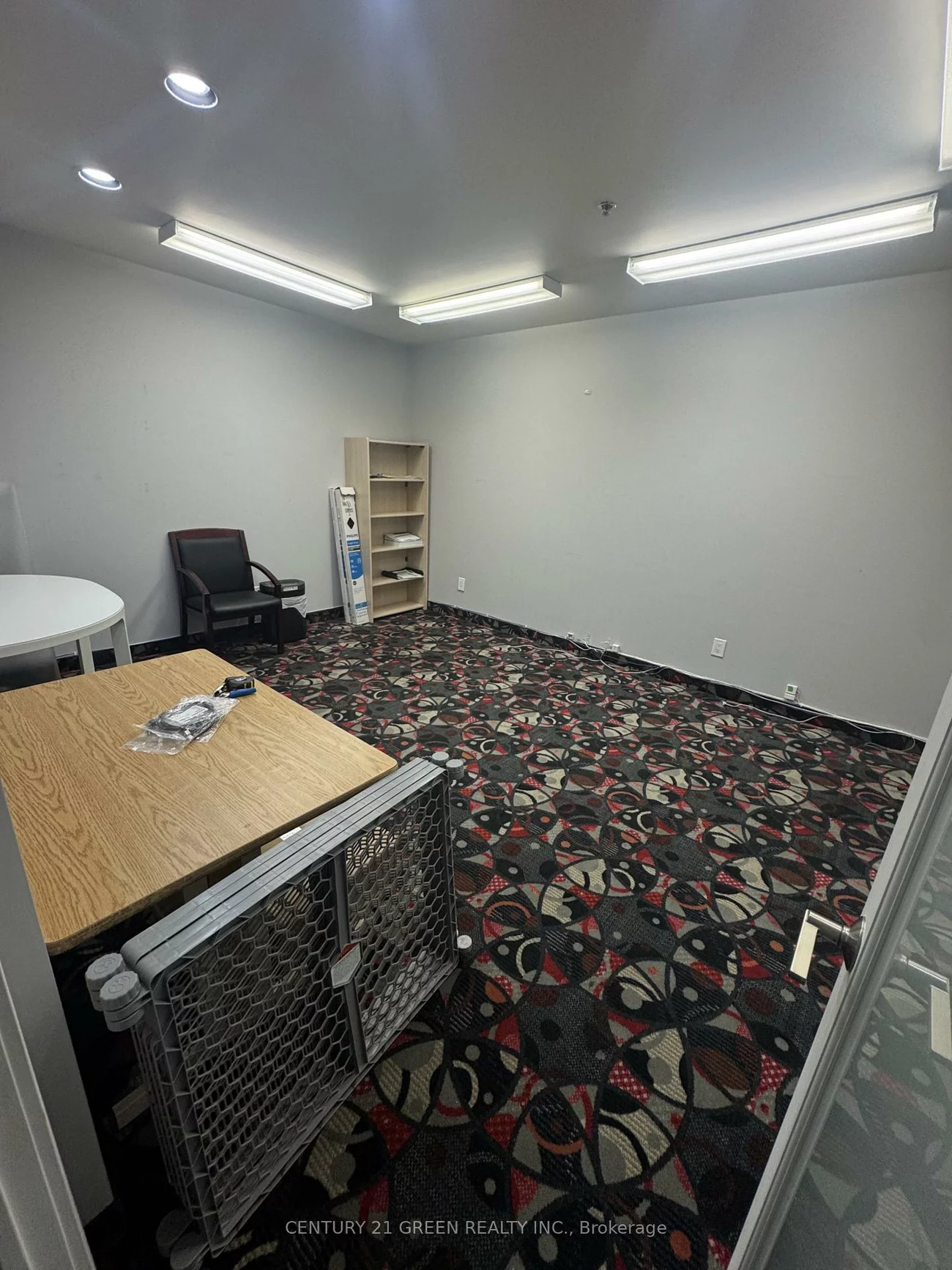 250, Wyecroft, 1014 - QE Queen Elizabeth, Oakville