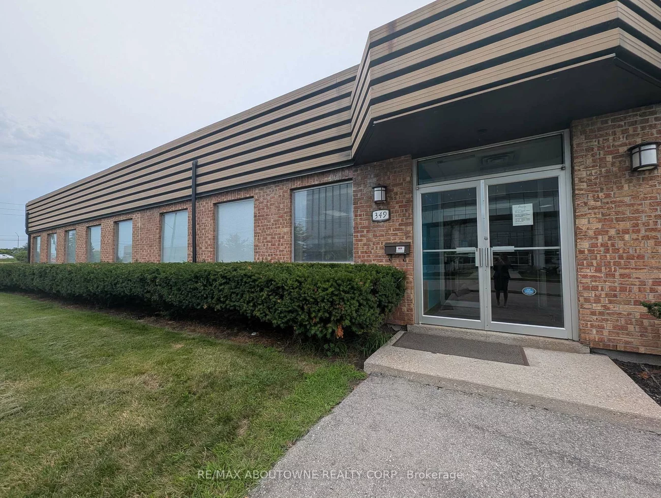 349, Davis, 1014 - QE Queen Elizabeth, Oakville