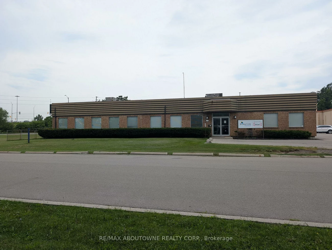 349, Davis, 1014 - QE Queen Elizabeth, Oakville