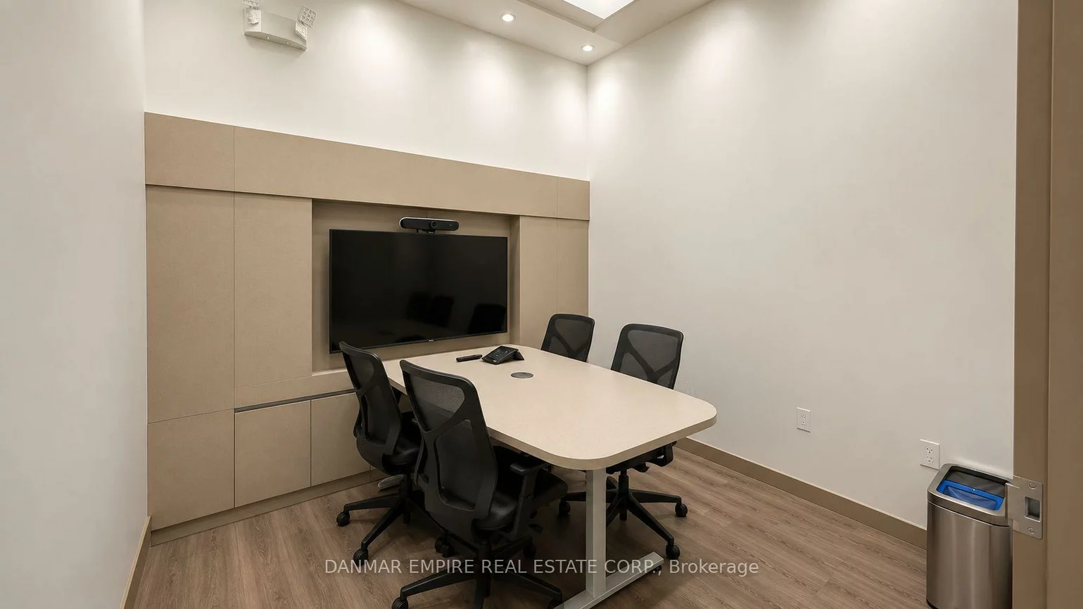 2165, Buckingham, 1021 - WP Winston Park, Oakville