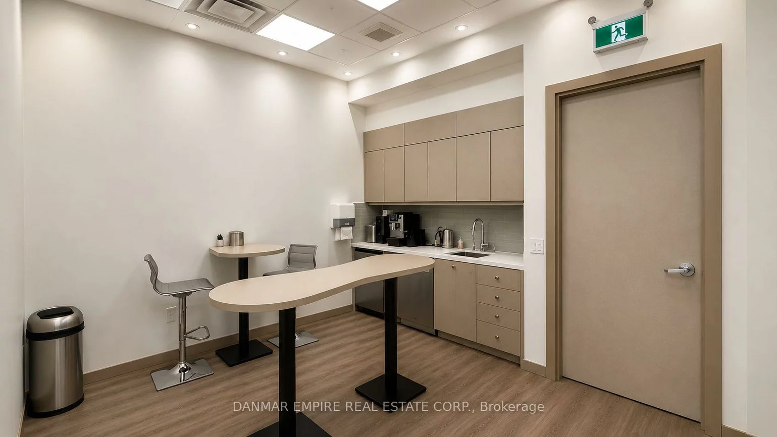 2165, Buckingham, 1021 - WP Winston Park, Oakville